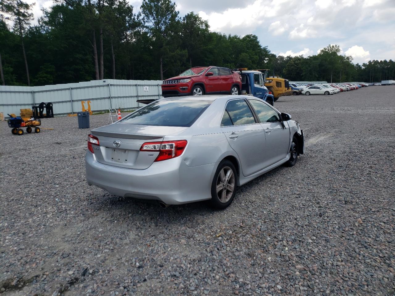 Photo 4 from auction – 2014 TOYOTA CAMRY L with VIN 4T1BF1FK0EU829264