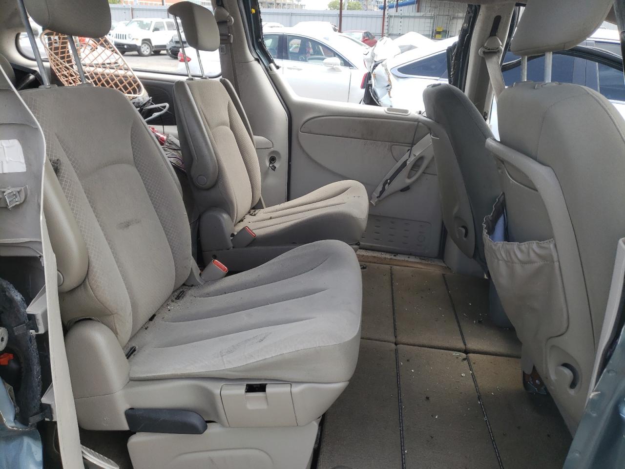 Photo 6 from auction – 2007 CHRYSLER TOWN & COU with VIN 2A4GP44R37R340375