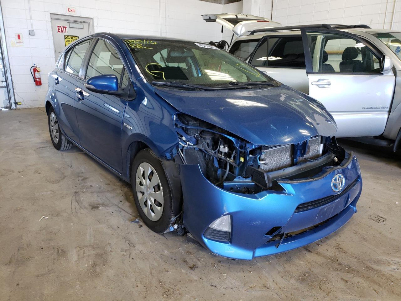Photo 14 from auction – 2013 TOYOTA PRIUS C with VIN JTDKDTB36D1531760
