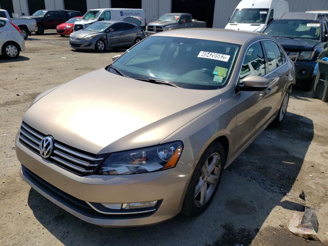Photo 2 from auction – 2015 VOLKSWAGEN PASSAT S with VIN 1VWAS7A33FC091303