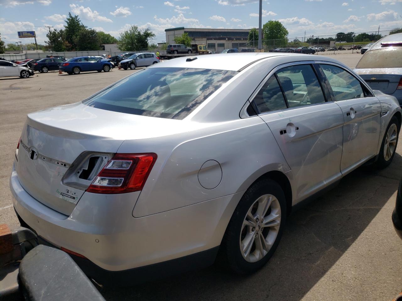 Photo 4 from auction – 2013 FORD TAURUS SEL with VIN 1FAHP2E89DG187718