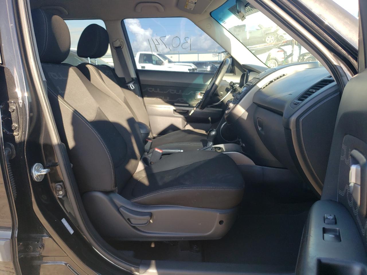 Снимка 5 от търг – 2013 KIA SOUL + с VIN KNDJT2A69D7607568