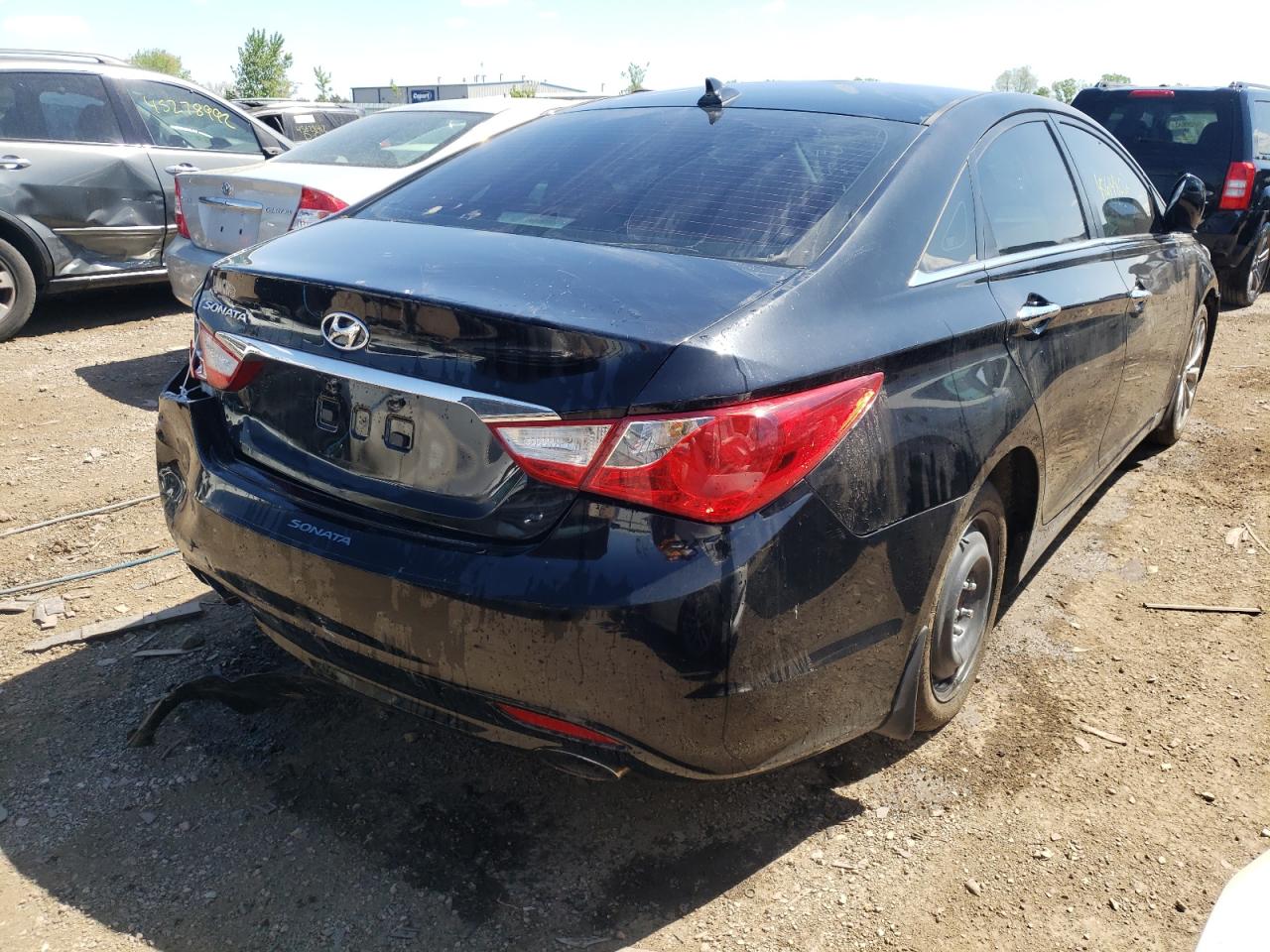 Photo 4 from auction – 2013 HYUNDAI SONATA SE with VIN 5NPEC4AC2DH580034