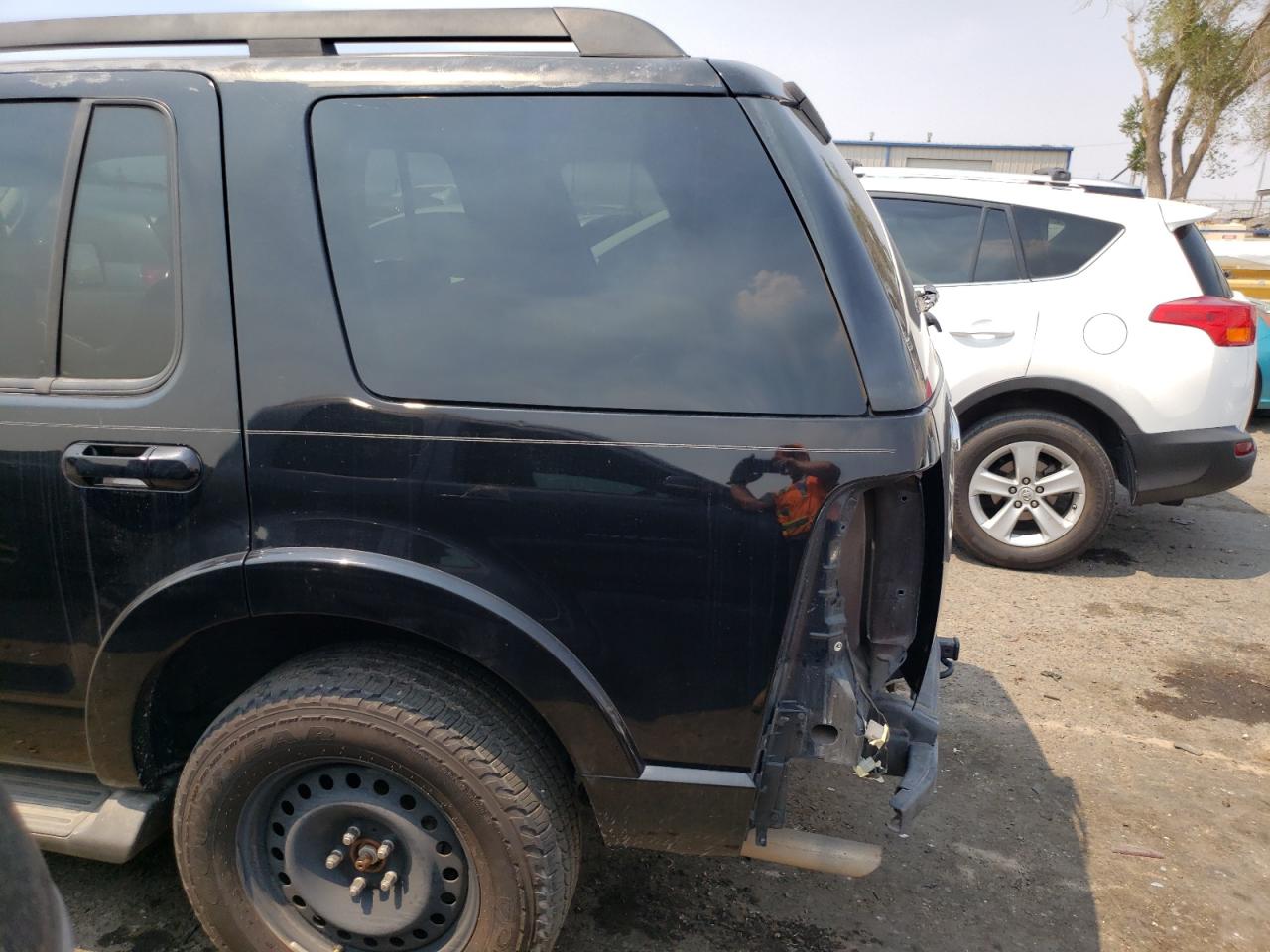 Photo 9 from auction – 2007 FORD EXPLORER X with VIN 1FMEU63E67UA90354