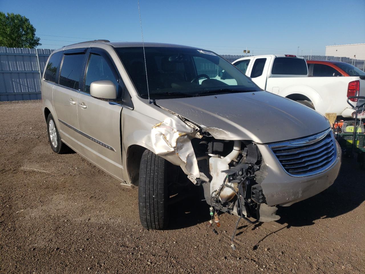 Photo 1 from auction – 2014 CHRYSLER TOWN & COU with VIN 2C4RC1BG4ER269243