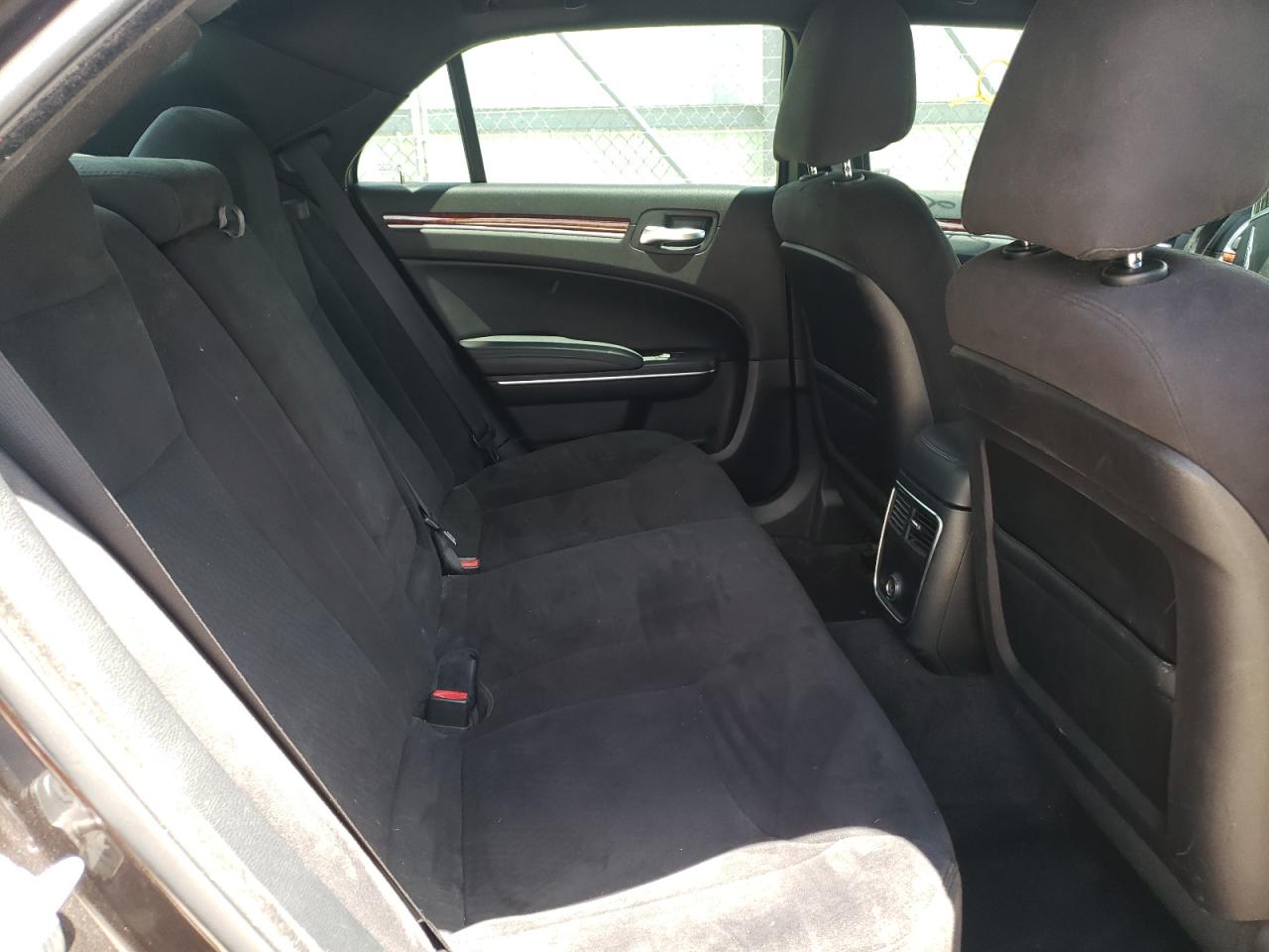 Photo 6 from auction – 2012 CHRYSLER 300 with VIN 2C3CCAAG6CH143903