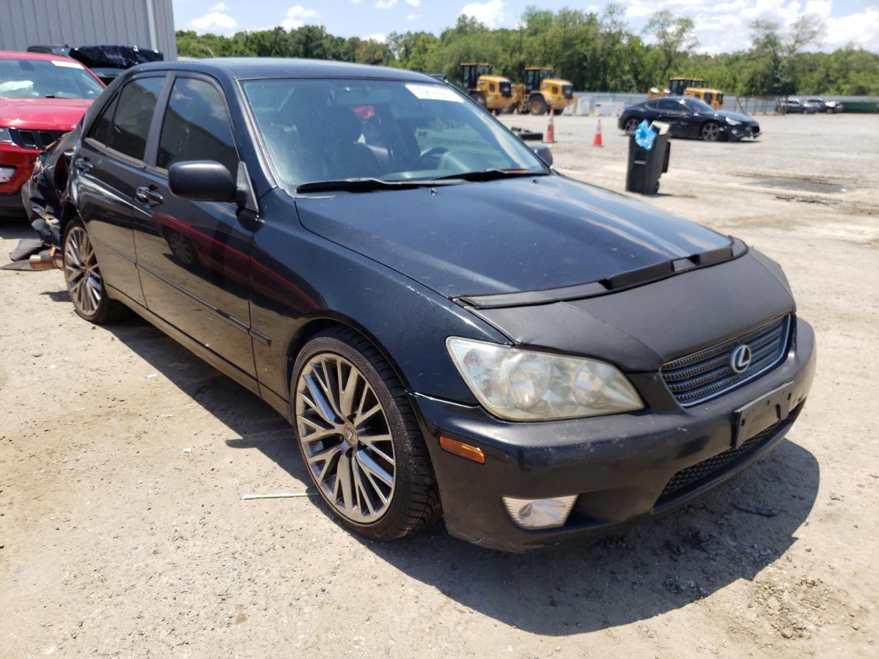 LEXUS IS 300 2001 with VIN JTHBD182810032185 - Photo from auction