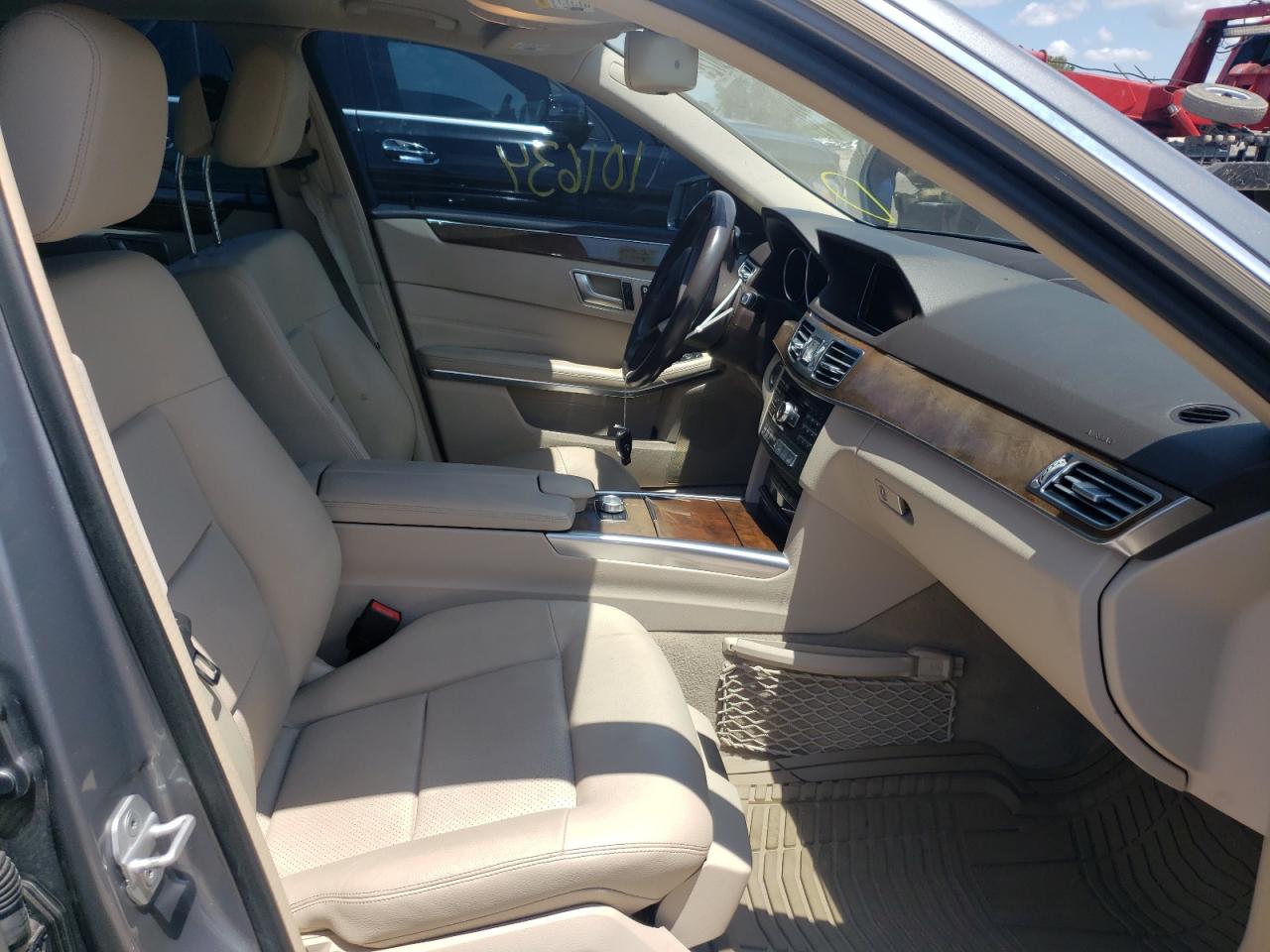 Photo 5 from auction – 2014 MERCEDES-BENZ E CLASS with VIN WDDHF5KB6EB071301