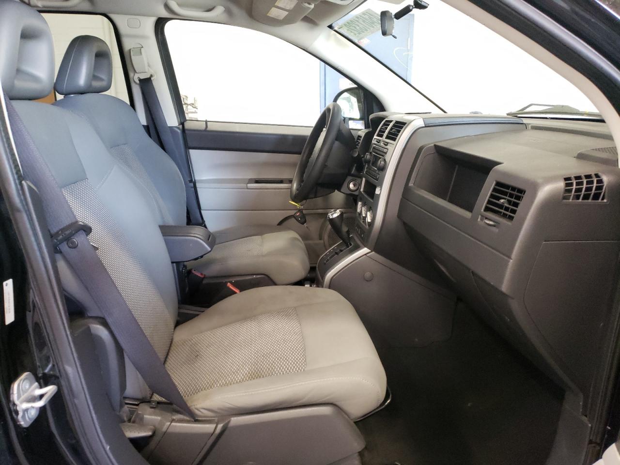 Photo 5 from auction – 2007 JEEP COMPASS with VIN 1J8FF47W47D212020