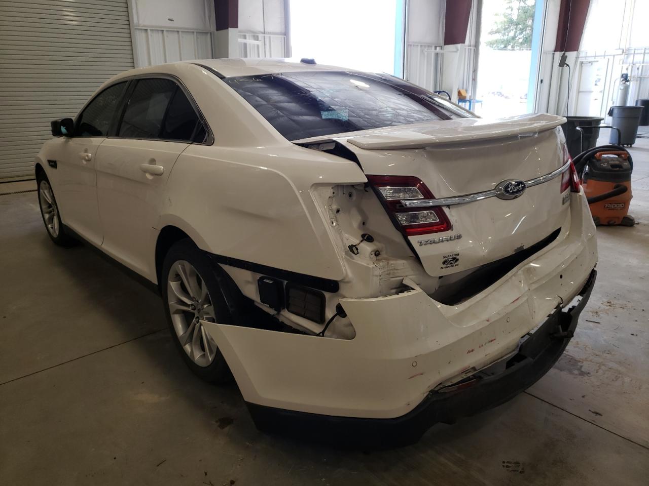 Photo 3 from auction – 2014 FORD TAURUS SHO with VIN 1FAHP2KT9EG129408