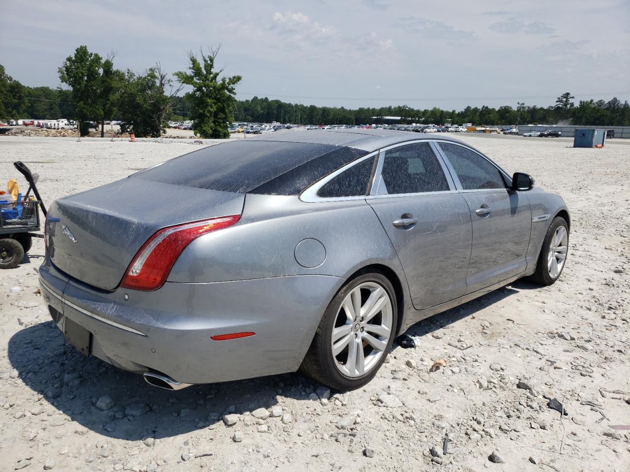 Photo 4 from auction – 2011 JAGUAR XJ with VIN SAJWA1CBXBLV02835