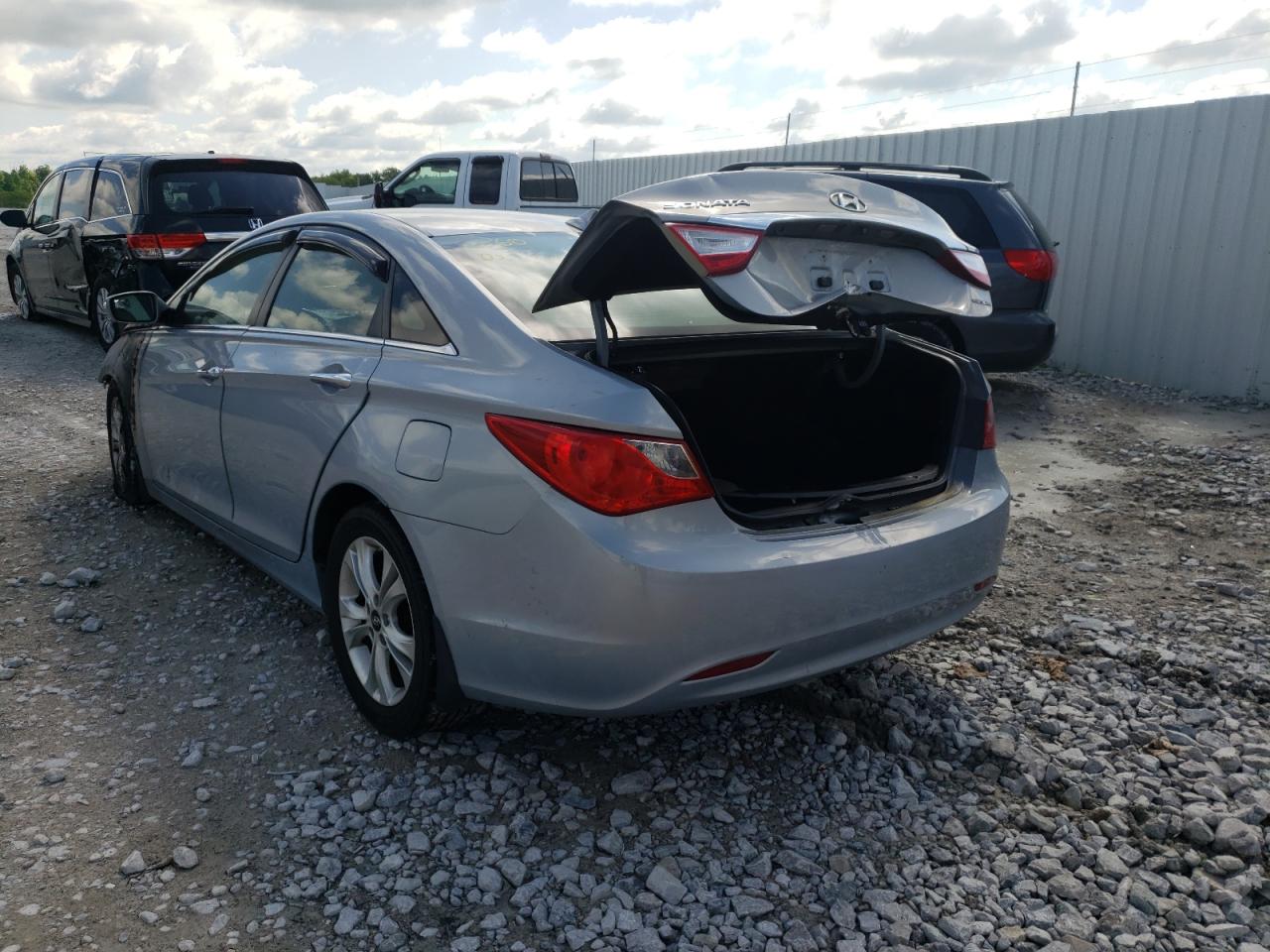 Photo 3 from auction – 2011 HYUNDAI SONATA SE with VIN 5NPEC4AC4BH232233
