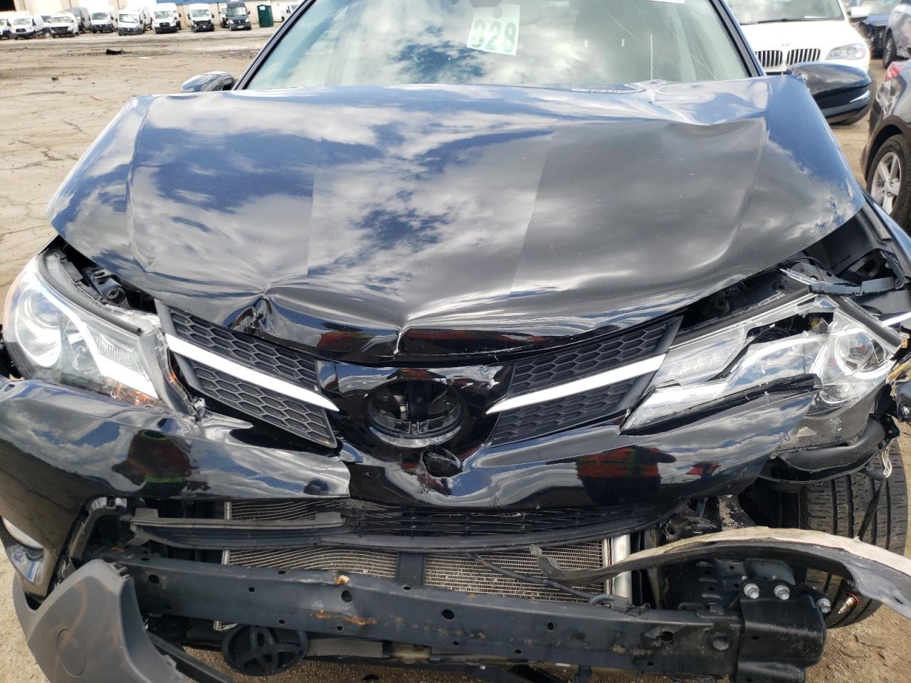 Photo 7 from auction – 2015 TOYOTA RAV4 LIMIT with VIN 2T3DFREV6FW283145