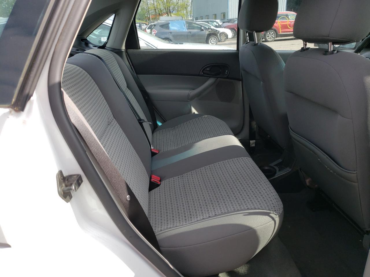 Photo 6 from auction – 2006 FORD FOCUS ZX4 with VIN 1FAFP34N86W174052