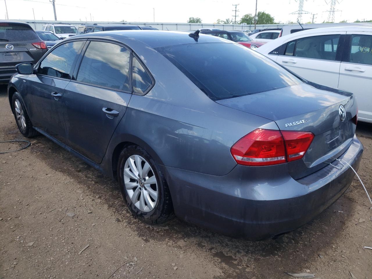 Photo 3 from auction – 2014 VOLKSWAGEN PASSAT S with VIN 1VWAT7A3XEC071514