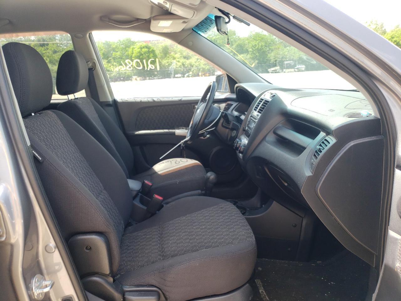 Photo 5 from auction – 2008 KIA SPORTAGE E with VIN KNDJE723X87537807