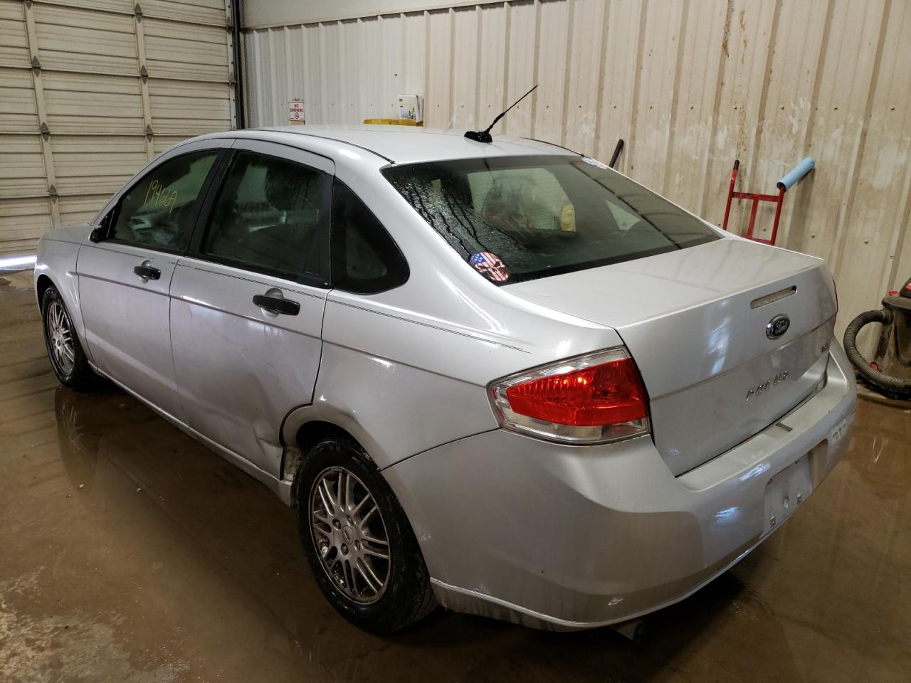 Photo 3 from auction – 2010 FORD FOCUS SE with VIN 1FAHP3FNXAW222293