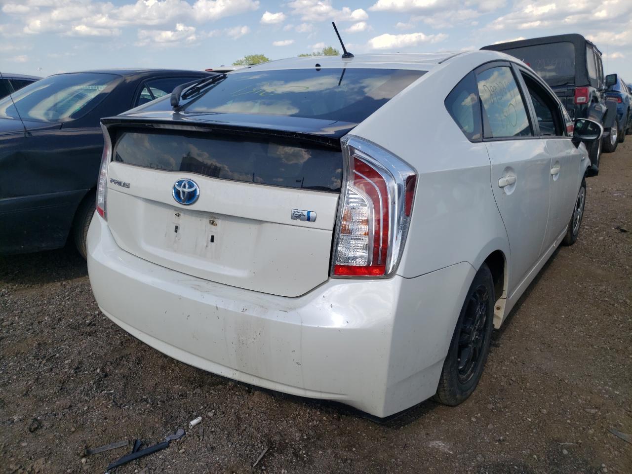 Photo 4 from auction – 2014 TOYOTA PRIUS with VIN JTDKN3DU1E1806049