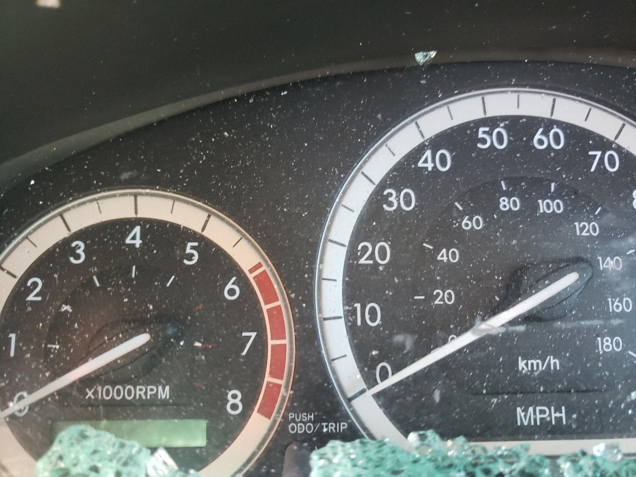 Photo 8 from auction – 2004 TOYOTA SIENNA LE with VIN 5TDBA23C84S002685