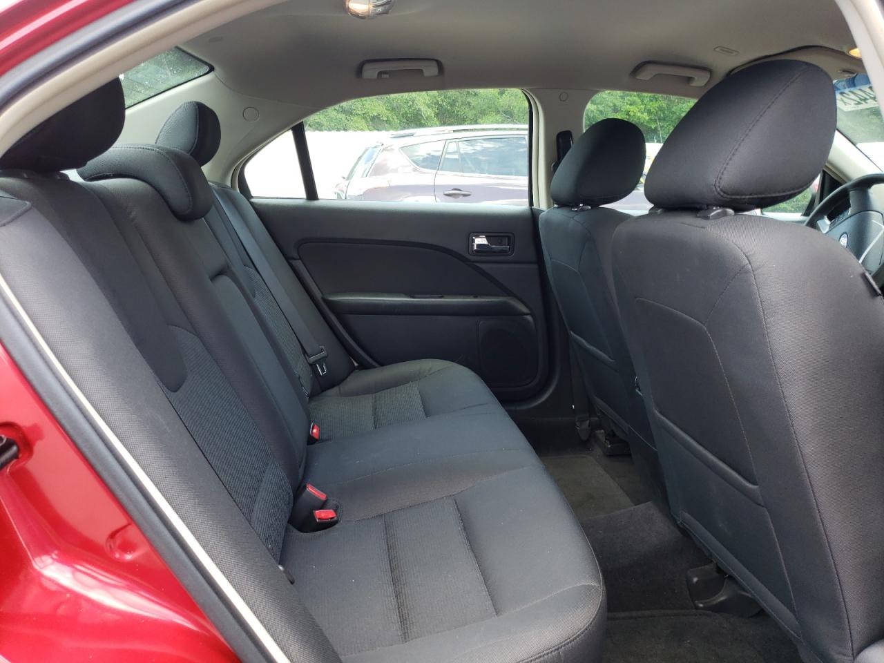 Photo 6 from auction – 2011 FORD FUSION SE with VIN 3FAHP0HG3BR302147