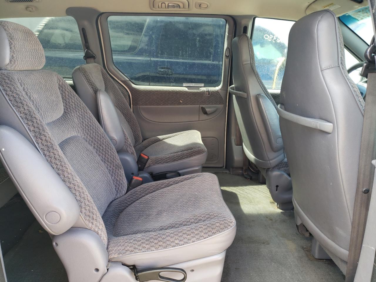 Photo 6 from auction – 2000 DODGE CARAVAN with VIN 2B4GP44GXYR801073