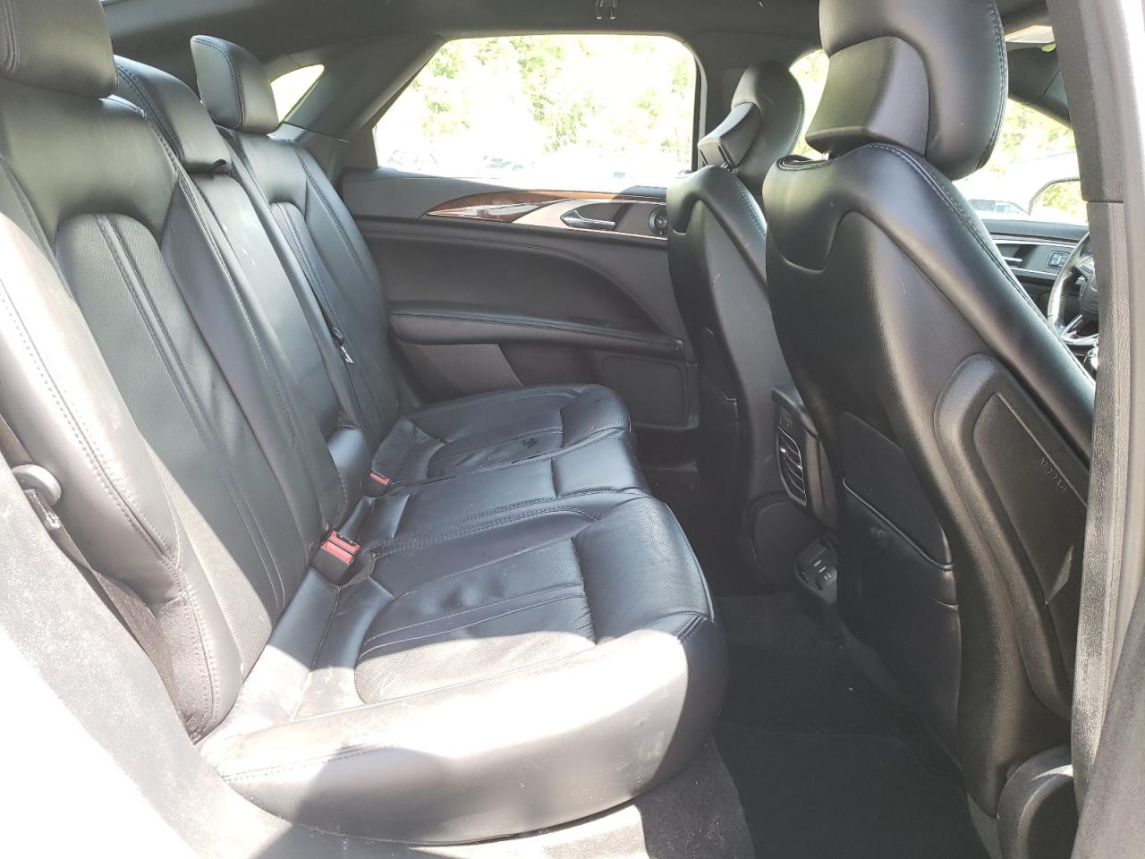 Photo 18 from auction – 2018 LINCOLN MKZ RESERV with VIN 3LN6L5F93JR607768