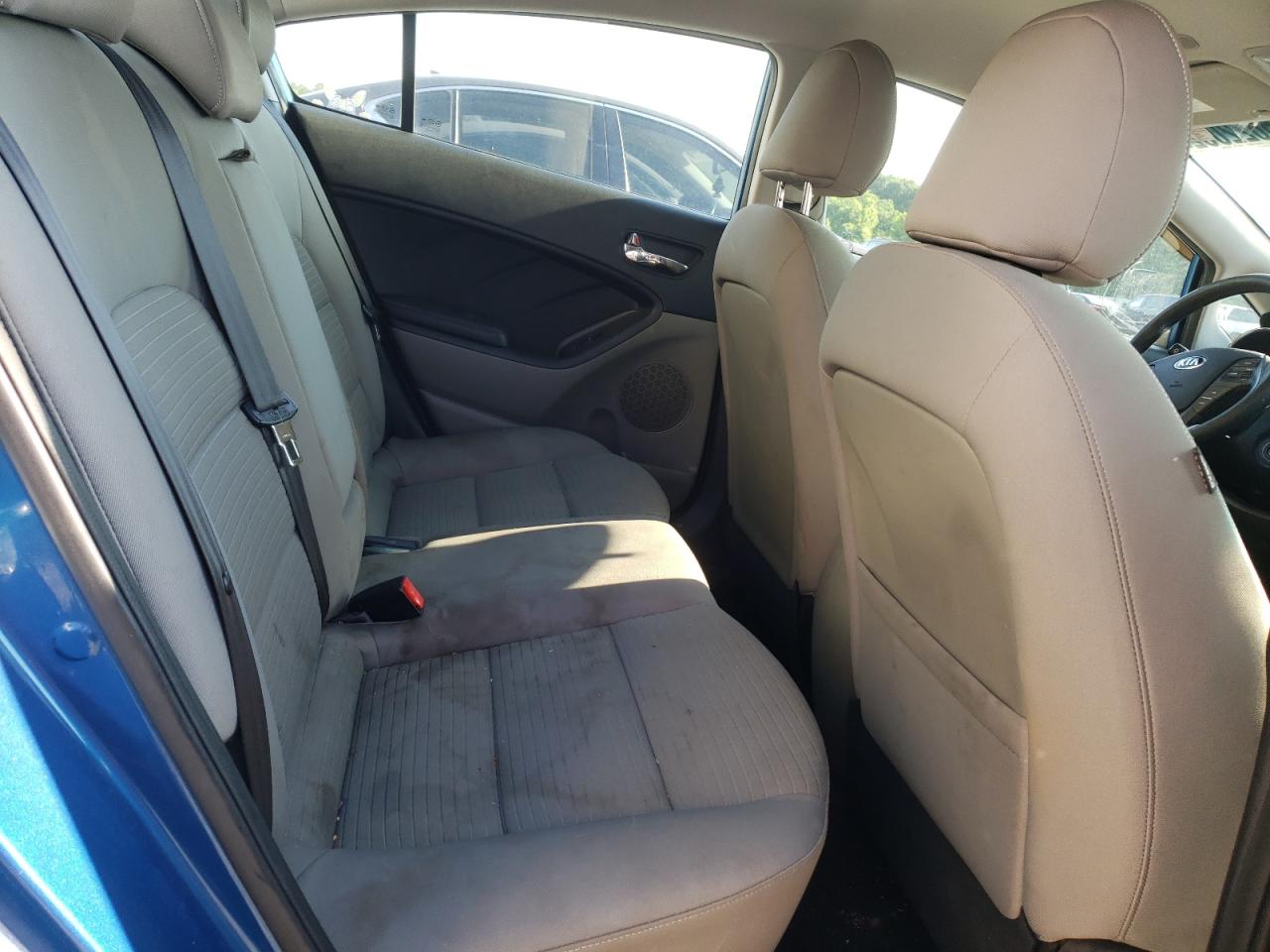Photo 6 from auction – 2015 KIA FORTE LX with VIN KNAFX4A66F5309383