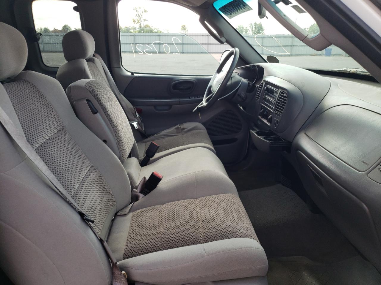 Photo 5 from auction – 2004 FORD F-150 HERI with VIN 2FTRX17W54CA91137