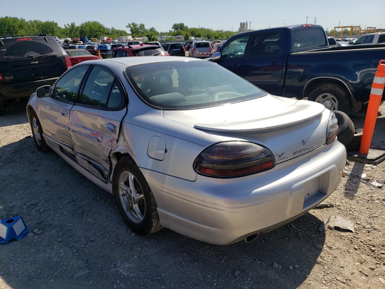 Photo 3 from auction – 2003 PONTIAC GRAND PRIX with VIN 1G2WP52K83F175684
