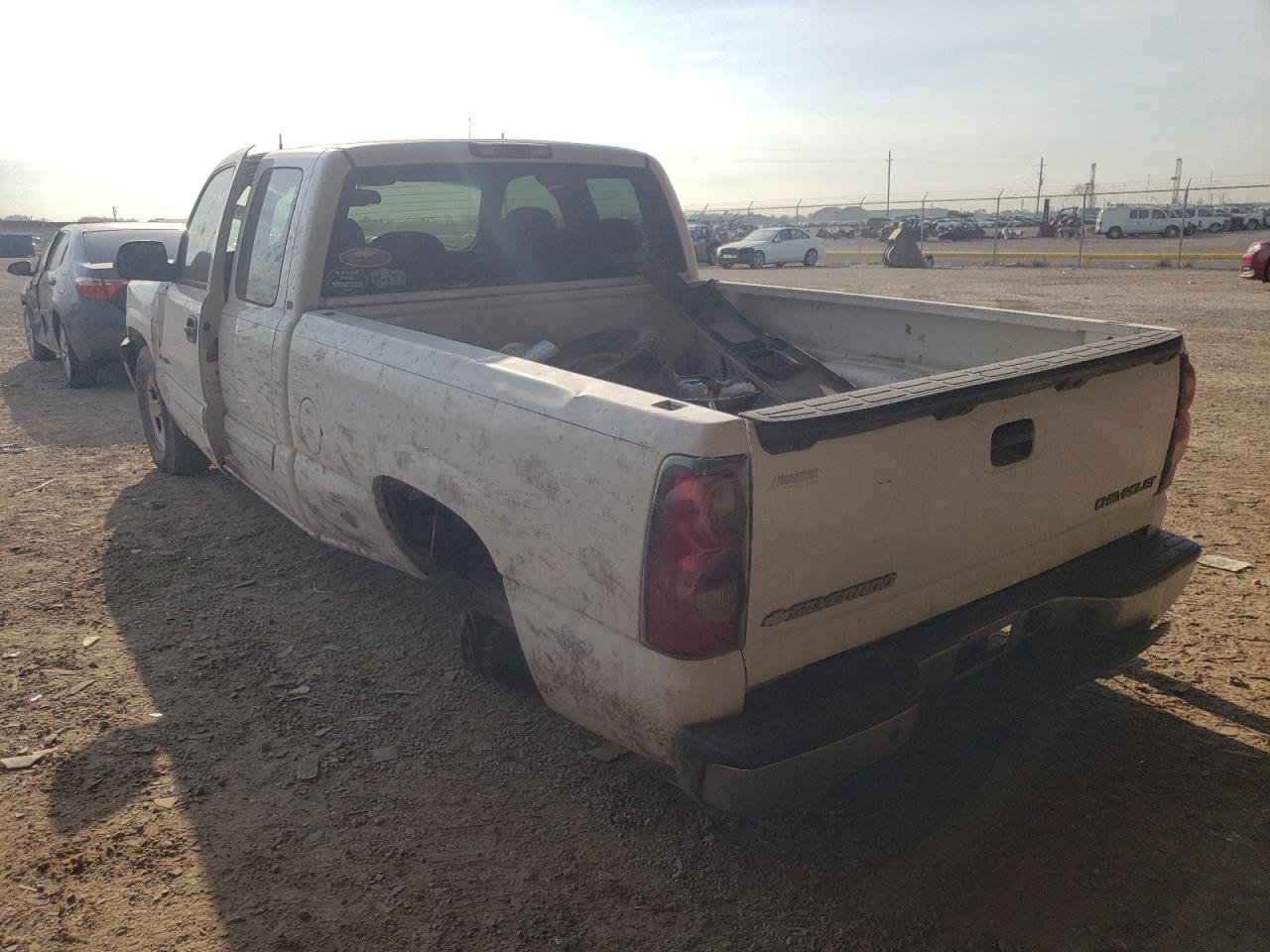 Photo 3 from auction – 2004 CHEVROLET SILVERADO with VIN 2GCEC19V541200948