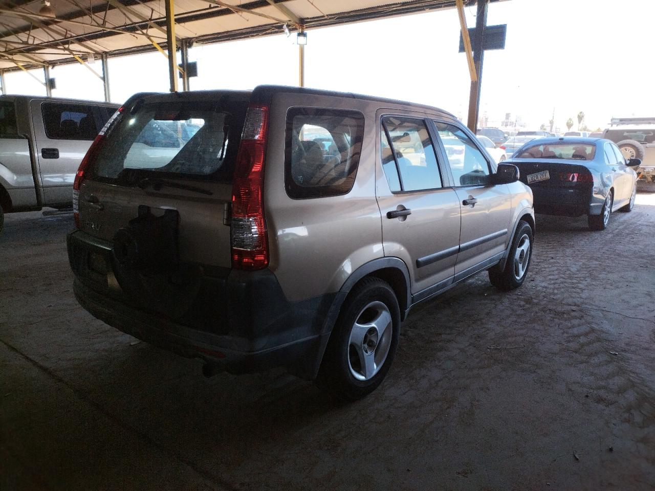 Photo 4 from auction – 2005 HONDA CR-V LX with VIN JHLRD68535C003224