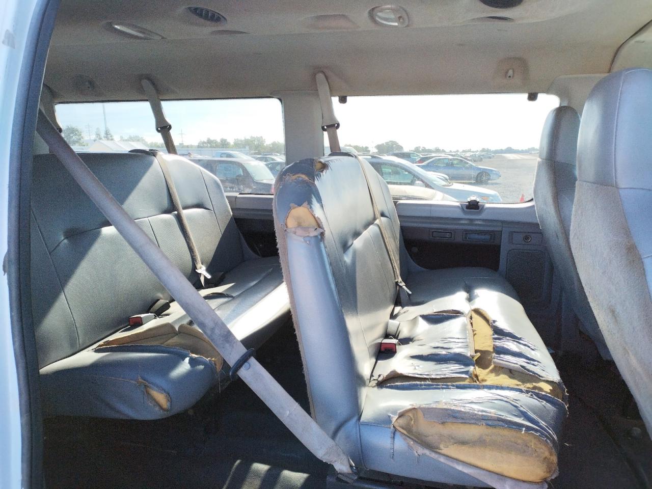 Photo 6 from auction – 2011 FORD ECONOLINE with VIN 1FBSS3BL4BDA44109