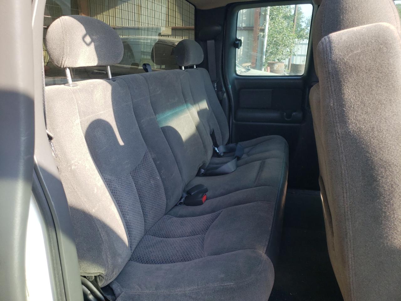 Photo 6 from auction – 2004 CHEVROLET SILVERADO with VIN 2GCEC19V541200948