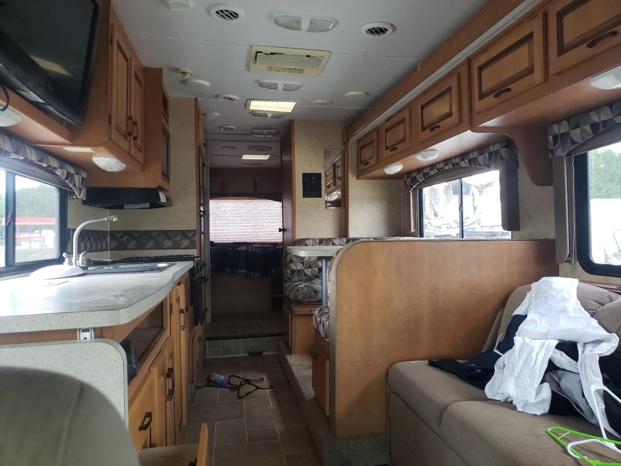 Photo 6 from auction – 2011 FORD ECONOLINE with VIN 1FDXE4FS8BDA49454