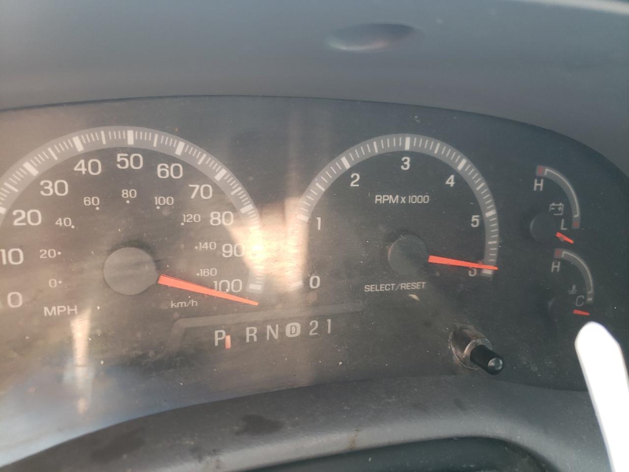 Photo 8 from auction – 2002 FORD F150 SUPER with VIN 1FTRW08L22KD03602