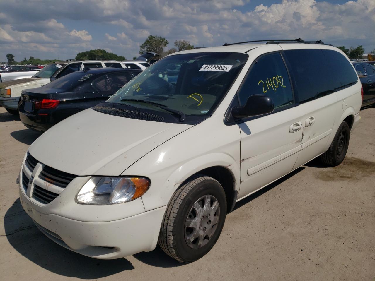 Photo 2 from auction – 2005 DODGE GRAND CARA with VIN 2D4GP24R65R135630