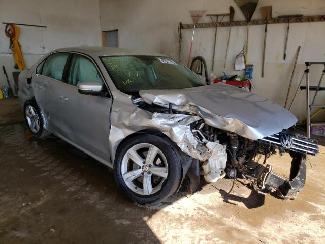 VOLKSWAGEN PASSAT S 2014 with VIN 1VWAT7A33EC034840 - Photo from auction