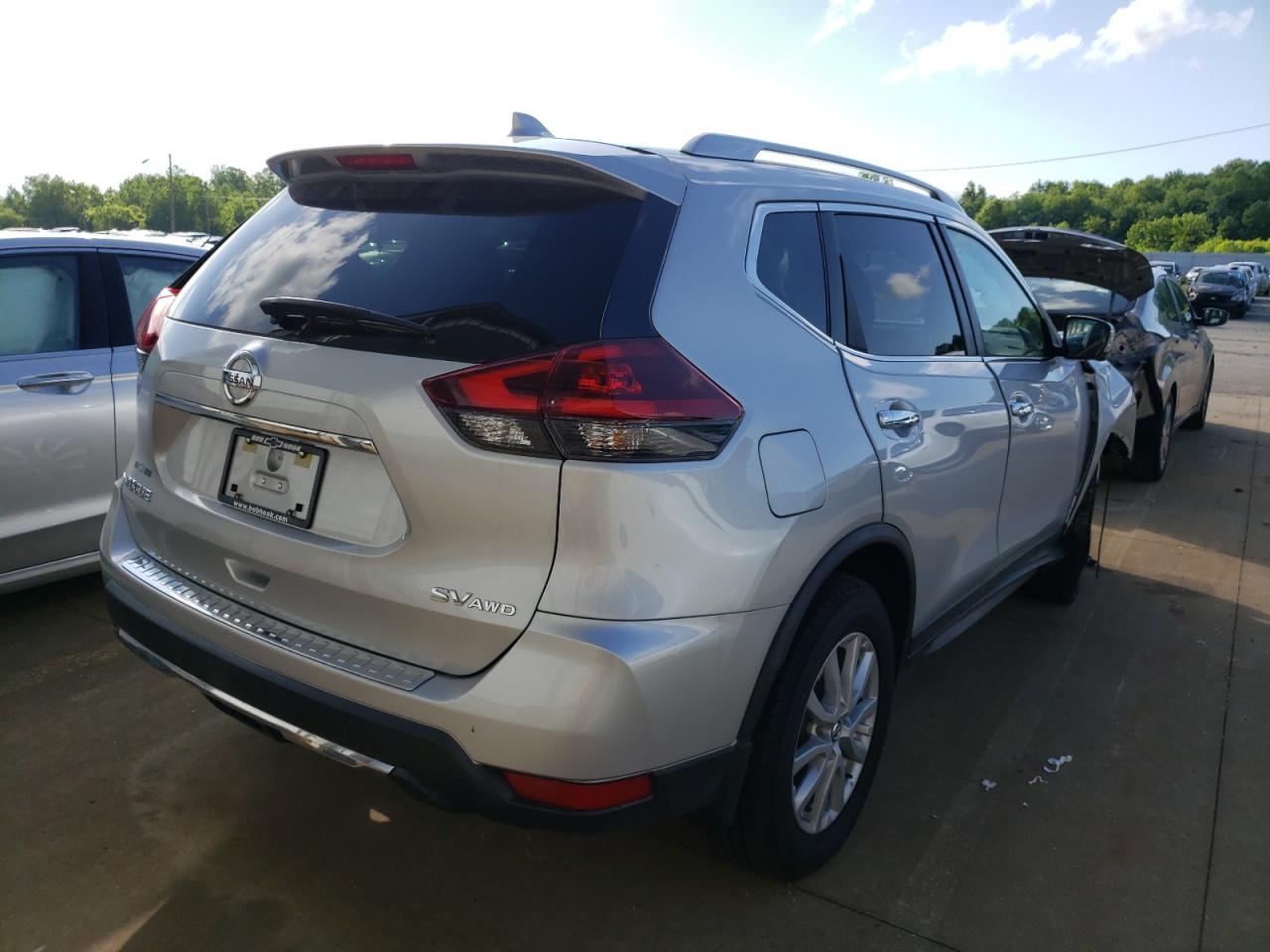 Photo 4 from auction – 2018 NISSAN ROGUE S with VIN KNMAT2MV7JP557574