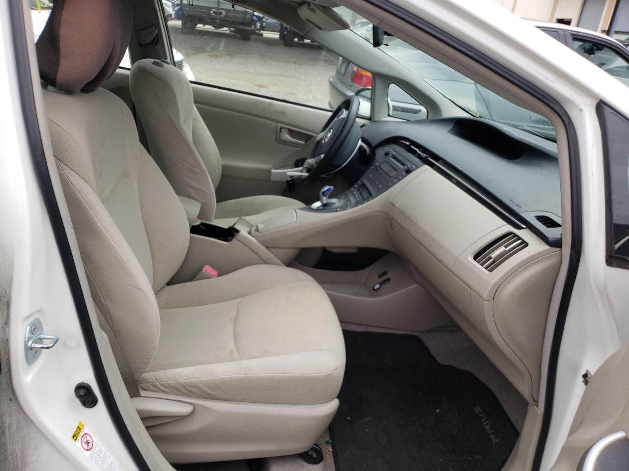 Photo 5 from auction – 2011 TOYOTA PRIUS with VIN JTDKN3DU3B1432135
