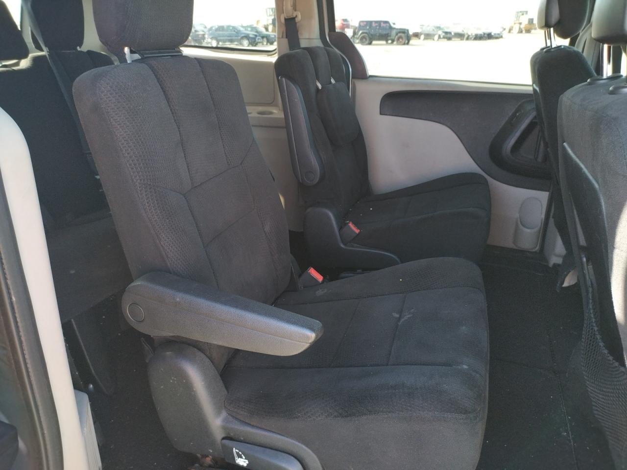 Photo 6 from auction – 2013 DODGE GRAND CARA with VIN 2C4RDGCG8DR687804