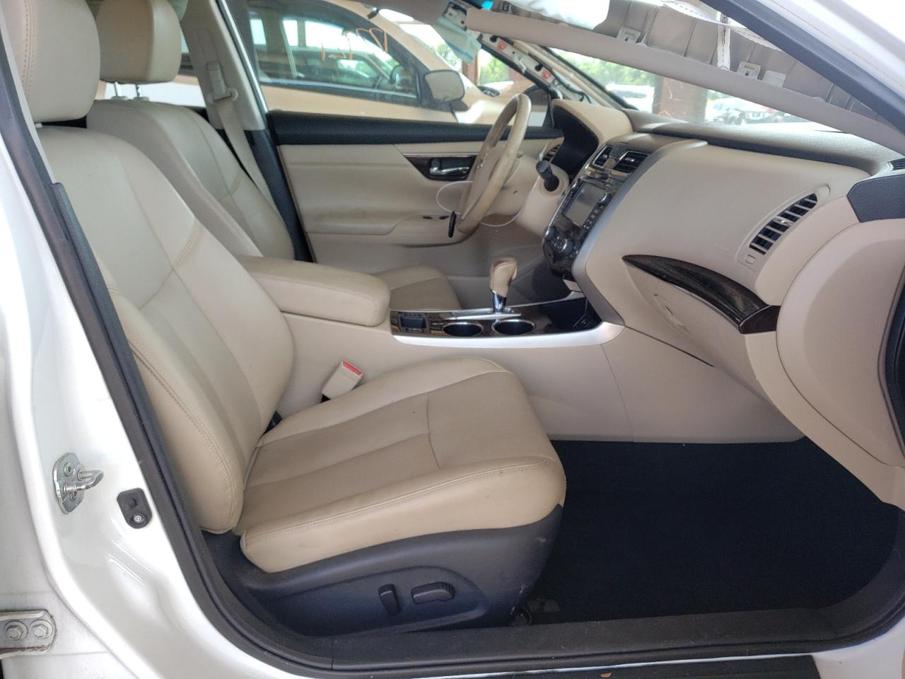 Photo 5 from auction – 2015 NISSAN ALTIMA 2.5 with VIN 1N4AL3AP1FN907401