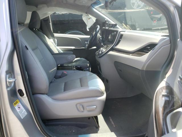 Photo 5 from auction – 2017 TOYOTA SIENNA XLE with VIN 5TDYZ3DC0HS843980