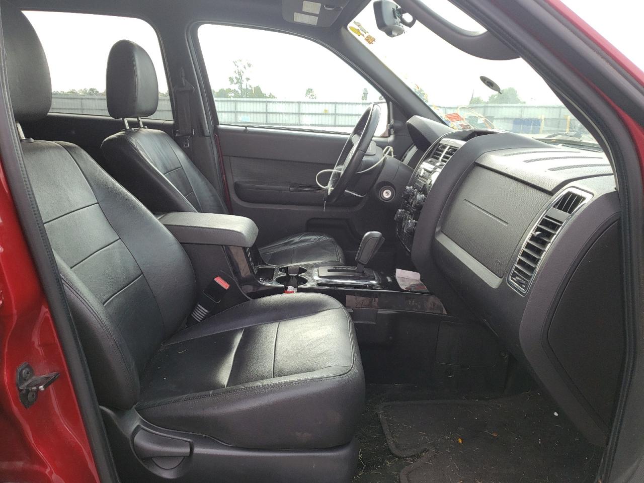 Photo 5 from auction – 2010 FORD ESCAPE LIM with VIN 1FMCU0EG3AKC77721