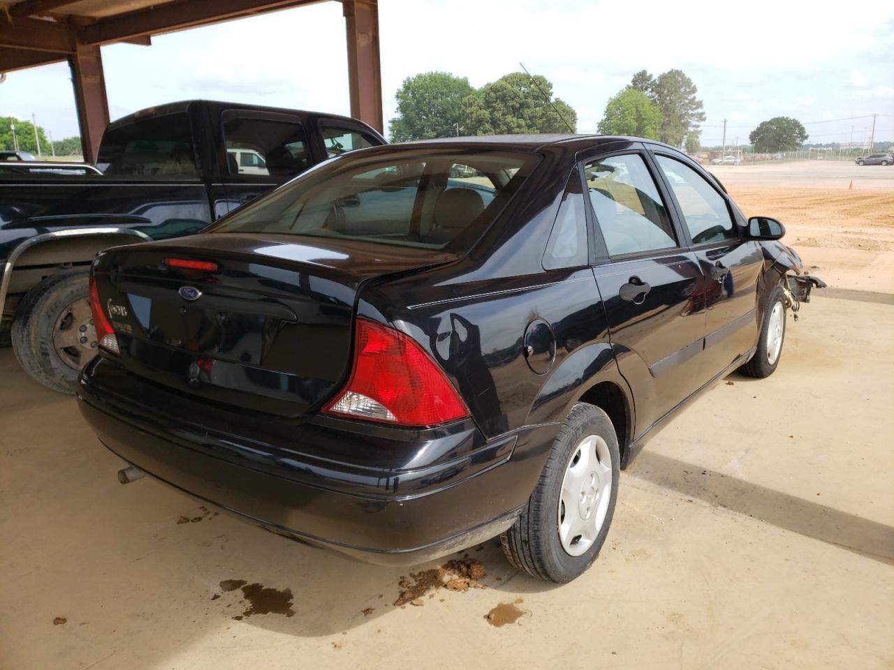 Photo 4 from auction – 2004 FORD FOCUS LX with VIN 1FAFP33P54W129375