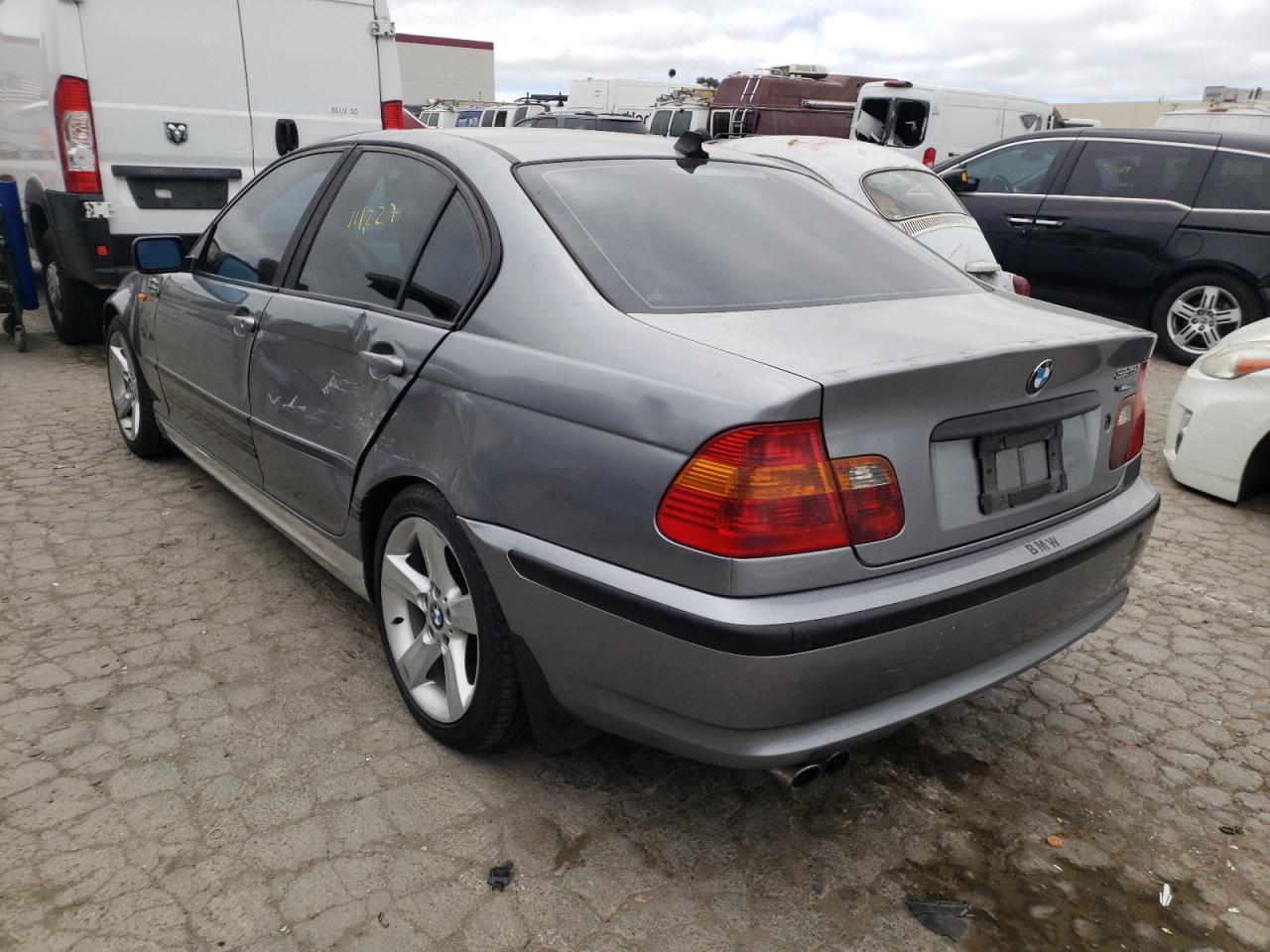 Photo 3 from auction – 2004 BMW 325 IS SUL with VIN WBAAZ334X4KP82504