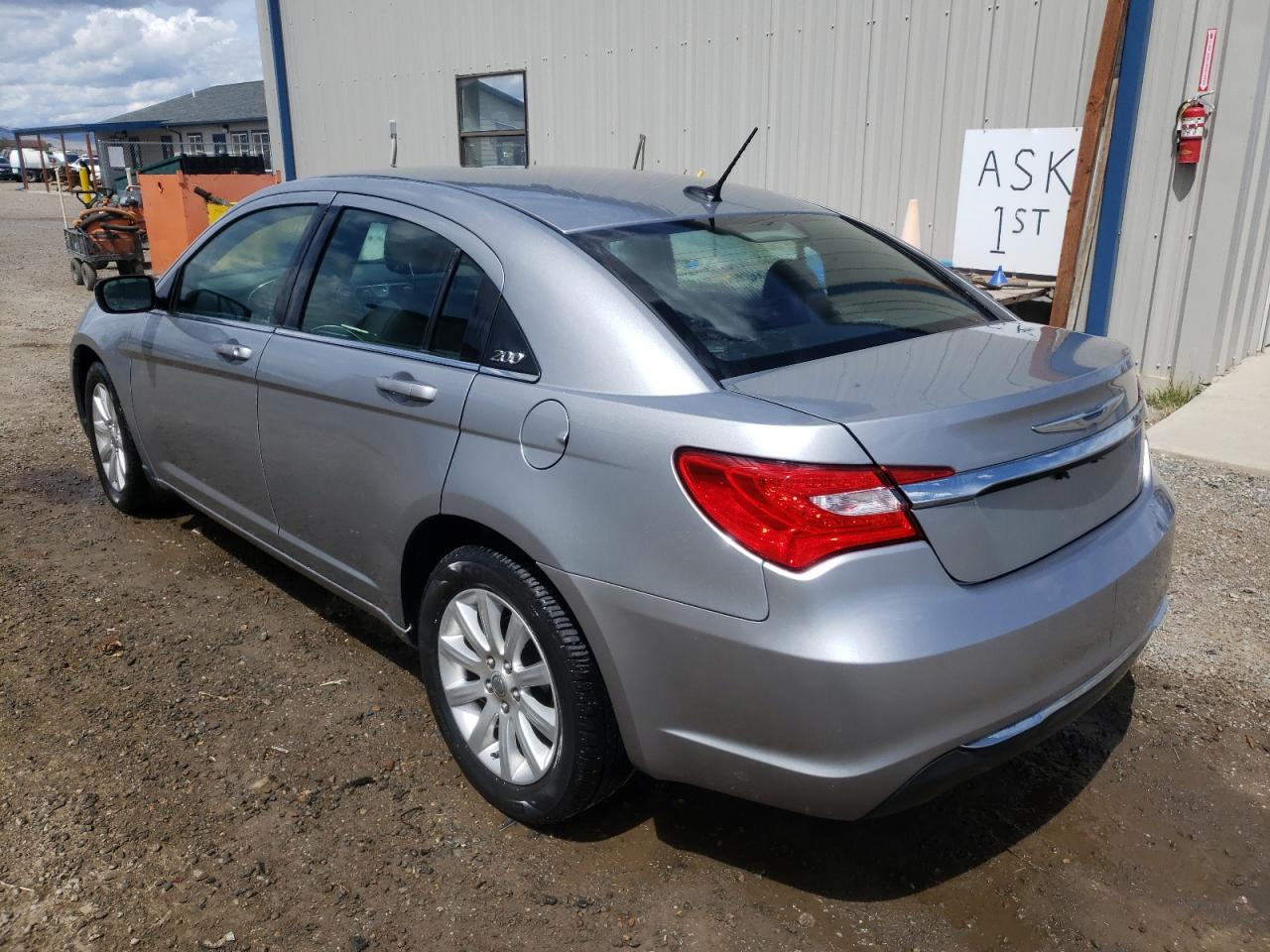 Photo 3 from auction – 2013 CHRYSLER 200 TOURIN with VIN 1C3CCBBB3DN762637