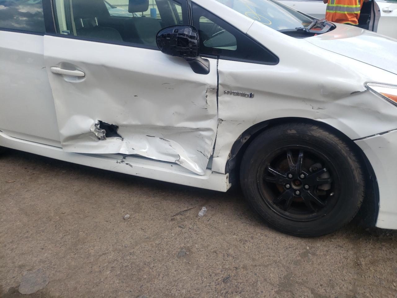 Photo 9 from auction – 2015 TOYOTA PRIUS with VIN JTDKN3DU9F0465667