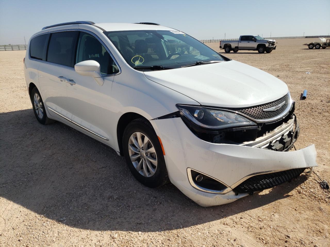 CHRYSLER PACIFICA T 2019 with VIN 2C4RC1BG8KR625575 - Photo from auction