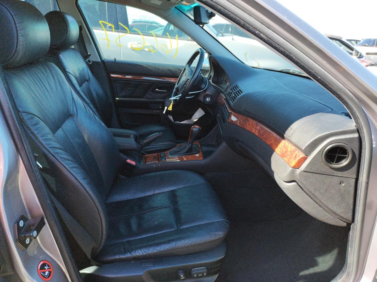 Photo 5 from auction – 1998 BMW 528 I AUTO with VIN WBADD6326WBW45655