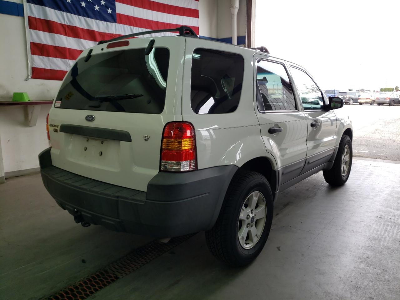 Photo 4 from auction – 2006 FORD ESCAPE XLT with VIN 1FMYU93176KA17192